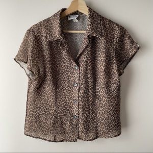 CINDY COLLINS VTG ANIMAL PRINT BUTTONED TOP